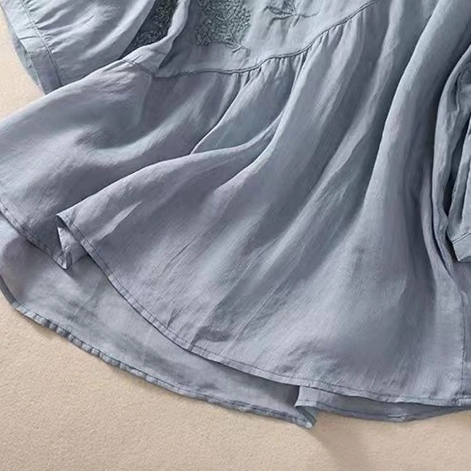 Womens Linen Shirts V-Neck Embroidery Blouse Floral 2025 Summer Tee Shirts Short Sleeve Loose T Shirts